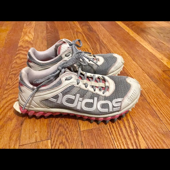 Women's Adidas Running Trail Shoes, size US 7.5 - Picture 3 of 5
